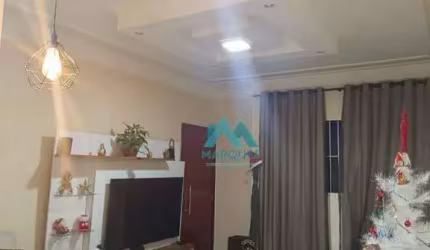 Lindo apartameno com cozinha planejada e pequeno quintal no Village das Flores em Caçapava - SP