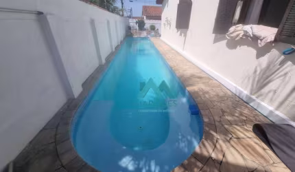 Linda casa, confortável próxima ao centro, localização privilegiada
