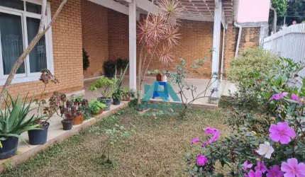 Casa grande e espaçosa em bairro  nobre de Caçapava -SP