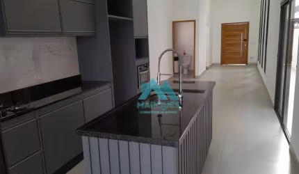 Linda Casa em Condomínio