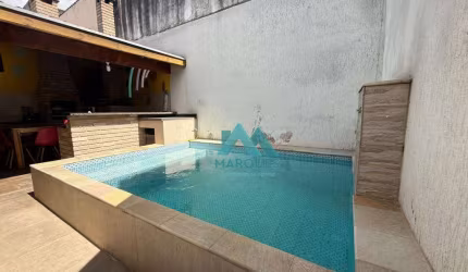 Casa com piscina em ótima localização próxima a DUTRA.