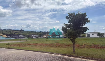Maravilhoso terreno em condomínio de alto padrão
