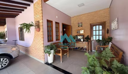Casa térrea em condom´nio fechado co 3 dormitórios sendo um suíte
