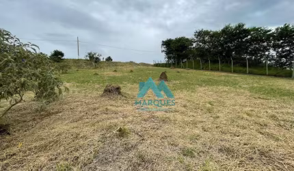Terreno em condomínio de alto padrão com metragem diferenciada de 2234mt²