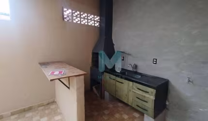 Lindo Sobrado com área Gourmet e sacada