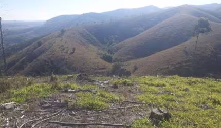 Linda sitio em Caçapava com ótimo acesso a Via Dutra