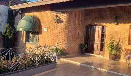 Linda casa no melhor Bairro Aberto da Cidade