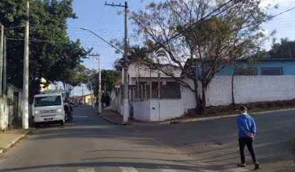 Ótimo terreno comercial com fácil acesso a rodovia Carvalho Pinto