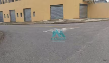 Prédio comercial com grande potencial de rentabilidade.