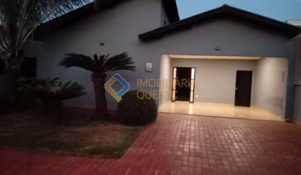 Casa em condomínio fechado com 3 quartos à venda na Rua Domingues Fernandes, Centro, Jardinópolis, 220 m2 por R$ 900.000