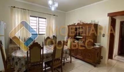 Casa com 3 quartos à venda na Avenida Paris, Independência, Ribeirão Preto, 159 m2 por R$ 400.000