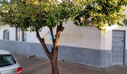 Casa com 3 quartos à venda na Rua Afonso Arinos, Jardim Bela Vista, Ribeirão Preto, 103 m2 por R$ 300.000