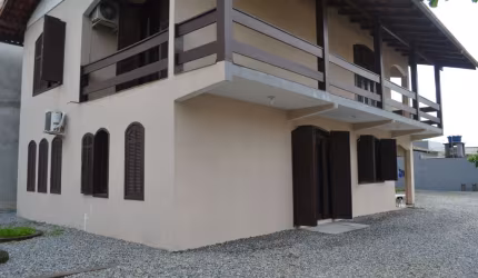 Sobrado Quadra Mar em Navegantes
