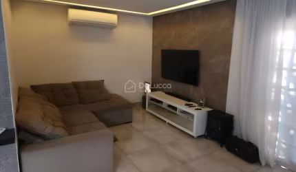 Casa com 5 quartos à venda na Amélia Bueno Camargo, 238, Jardim Santana, Campinas, 250 m2 por R$ 790.000