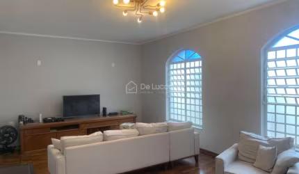 Casa com 4 quartos à venda na Rua Doutor João Alves dos Santos, 159, Jardim das Paineiras, Campinas, 207 m2 por R$ 998.000