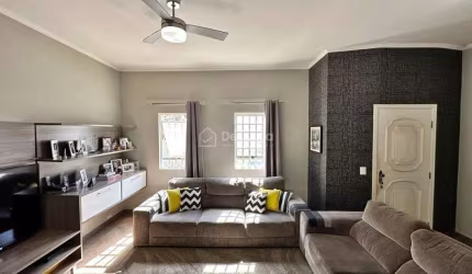 Casa com 3 quartos à venda na Rua Gustavo Marcondes, 360, Jardim Madalena, Campinas, 150 m2 por R$ 650.000