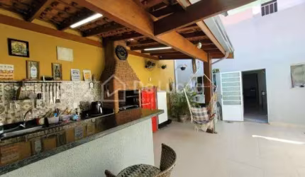 Casa com 3 quartos à venda na Rua Seminarista Luiz Antônio da Silva, 33, Parque Jambeiro, Campinas, 101 m2 por R$ 745.000