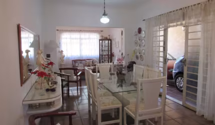 Casa com 4 quartos à venda na Rua Presidente Prudente, 736, Chácara da Barra, Campinas, 196 m2 por R$ 780.000