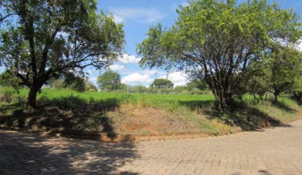 Terreno em condomínio fechado à venda na Estrada Sousas-Pedreira, 26, Sousas, Campinas por R$ 750.000