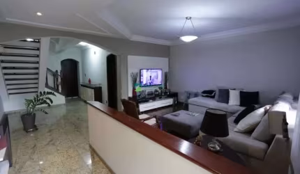 Casa (Sobrado) para Locação, 5 dorm(s), 1 suite(s), 7 vaga(s), 350 m²