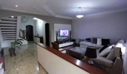 Casa (Sobrado) para Locação, 5 dorm(s), 1 suite(s), 7 vaga(s), 350 m²