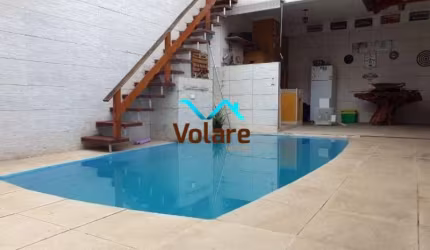 Imperdível! Casa à venda em Osasco-SP, Jardim das Flores, com 3 quartos, 3 suítes, 2 salas, 1 banheiro, 2 vagas, 240m²!