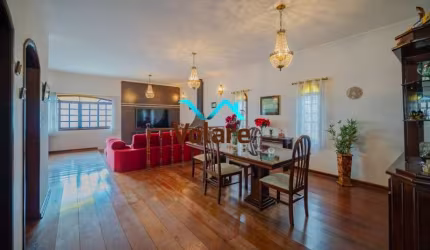 Linda casa de 383m² com 5 dormitórios, quintal e churrasqueira à venda no City Bussocaba