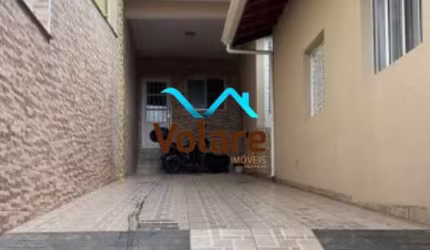 Casa à venda no Jardim Luísa, São Paulo-SP: 3 quartos, 3 salas, 3 banheiros, 4 vagas, 130m² de área. Confira!