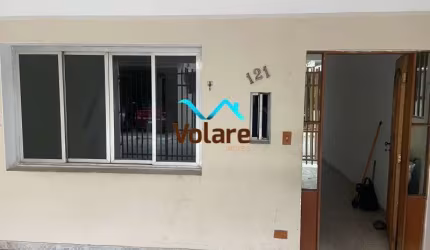 Sobrado à venda em rua sem saída, com portaria e segurança 24 horas, próximo ao Jardim Bonfiglioli.