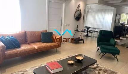 Casa à venda na Vila São Silvestre, São Paulo-SP: 3 quartos, 3 suítes, 2 salas, 4 banheiros, 2 vagas de garagem.
