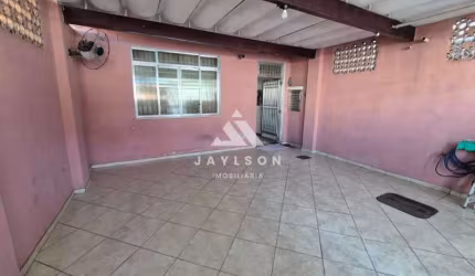 Casa com 4 quartos à venda na Rua Cascais, Penha Circular, Rio de Janeiro, 276 m2 por R$ 450.000