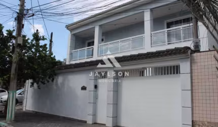 Casa em condomínio fechado com 4 quartos à venda na Rua Aiera, Vila Kosmos, Rio de Janeiro, 240 m2 por R$ 680.000