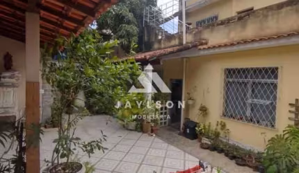 Casa com 4 quartos à venda na Rua Jornalista Mário Galvão, Vila Kosmos, Rio de Janeiro, 180 m2 por R$ 525.000
