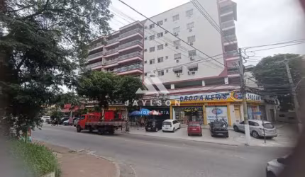Casa à venda na Avenida Braz de Pina, Vista Alegre, Rio de Janeiro, 250 m2 por R$ 550.000