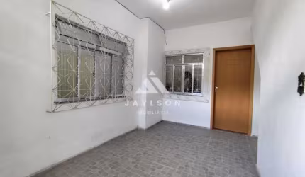 Casa com 4 quartos à venda na Rua Joaquim de Sousa, Rocha Miranda, Rio de Janeiro, 170 m2 por R$ 115.000
