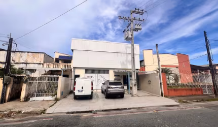 VERAS VENDE GALPÃO 592m2 NO SÃO GERARDO - FORTALEZA- CE