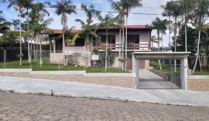 Casa 3 dormitórios - São Luiz Criciúma