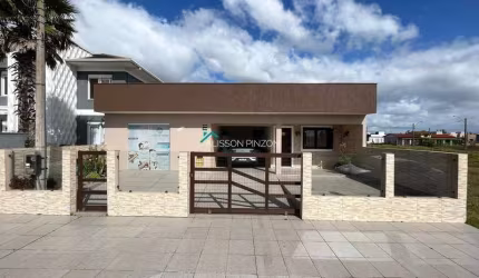 Casa em excelente localização em Atlântida Sul