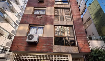 Linda cobertura desocupada no bairro Petrópolis!
