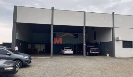 BARRACÃO COMERCIAL NA REGIÃO DE OFICINAS