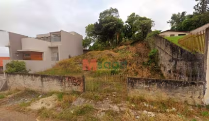 Terreno à venda medindo 15x60m² total de 900m² em Uvaranas