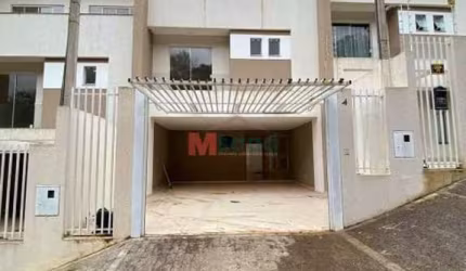 Sobrado Tríplex 3 quartos (1 suíte) à venda em Estrela