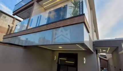 Sobrado Novo à Venda no Bairro Caiçara , Praia Grande 03 Suítes, Área Gourmet.
