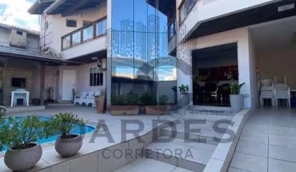 CASA Á VENDA NAS NAÇÕES EM BC