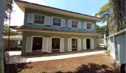 Sobrado à venda na Fazenda Morumbi 317m² 4 Dormitórios 2 Suítes