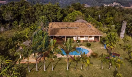 Área Rural Jundiaí com 145.000m2 e casa espetacular com piscina, horta, pomar e árvores ornamentais