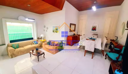 Casa com 5 quartos, 2 suítes, quintal, garagem para 3 carros, terreno 12X35, à venda, 215 m² por R$