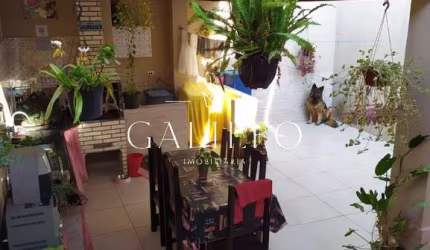 Casa residencial ou comercial à venda com salão em Jundiaí