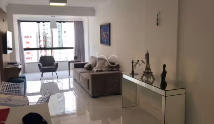 Apartamento à venda com 03 dormitórios sendo 01 suíte no Centro de Balneário Camboriú SC