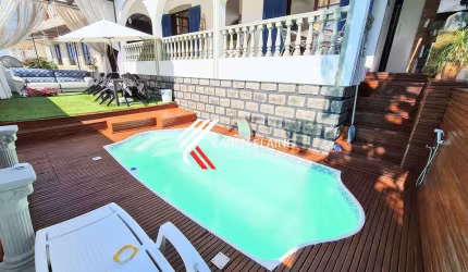 Casa à venda: 04 dorm (3 suítes), 350m² de terreno, financiável - Itaguaçu.